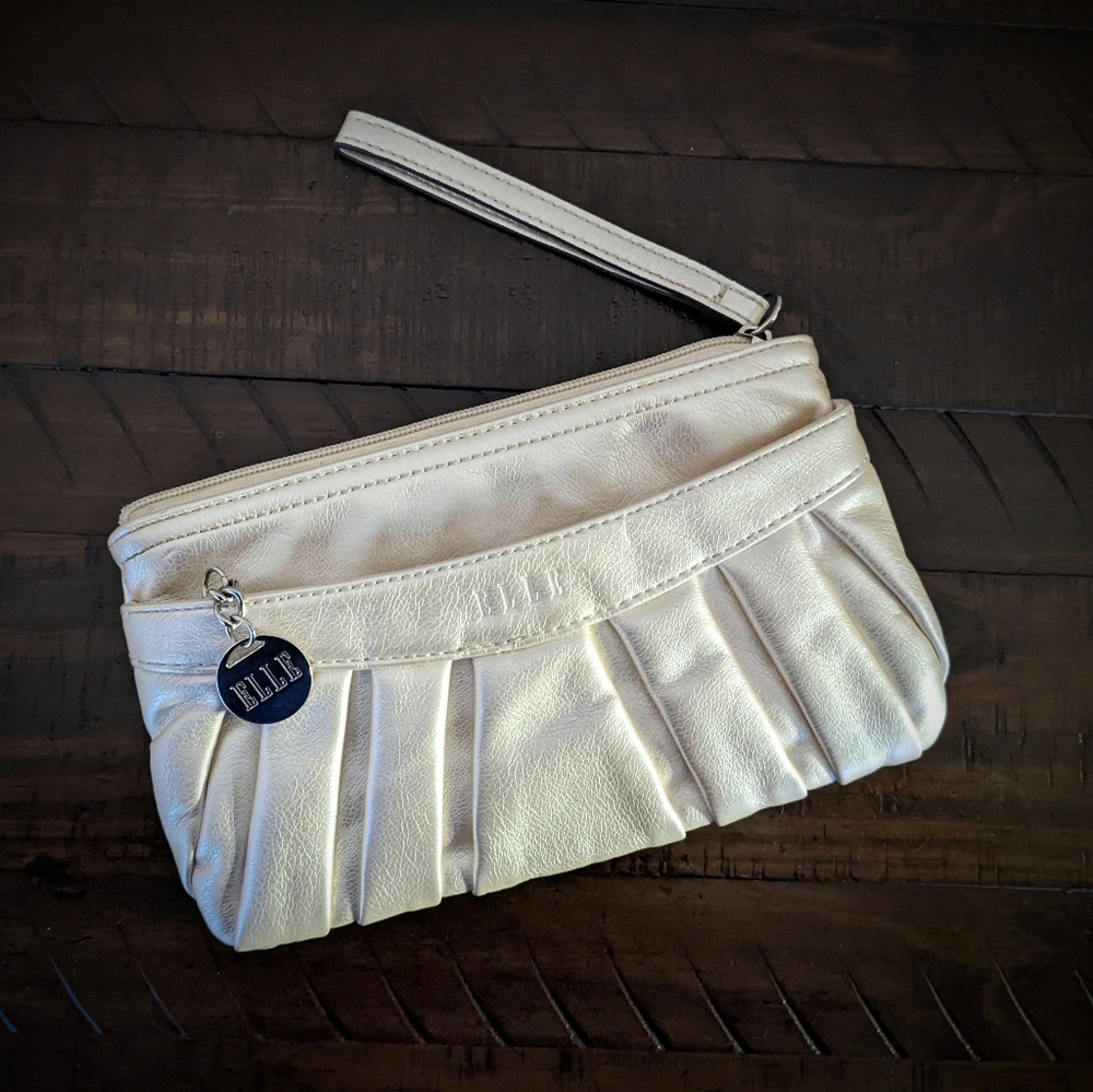 Elle clutch